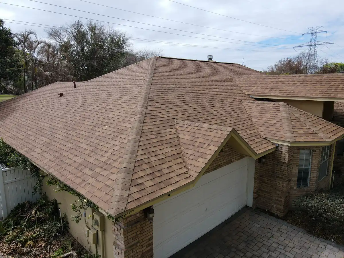 Front and garage view of the new GAF shingle roof in Orlando, Florida